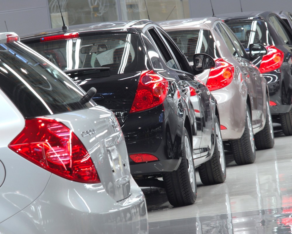 В России возобновилось падение продаж легковых автомобилей