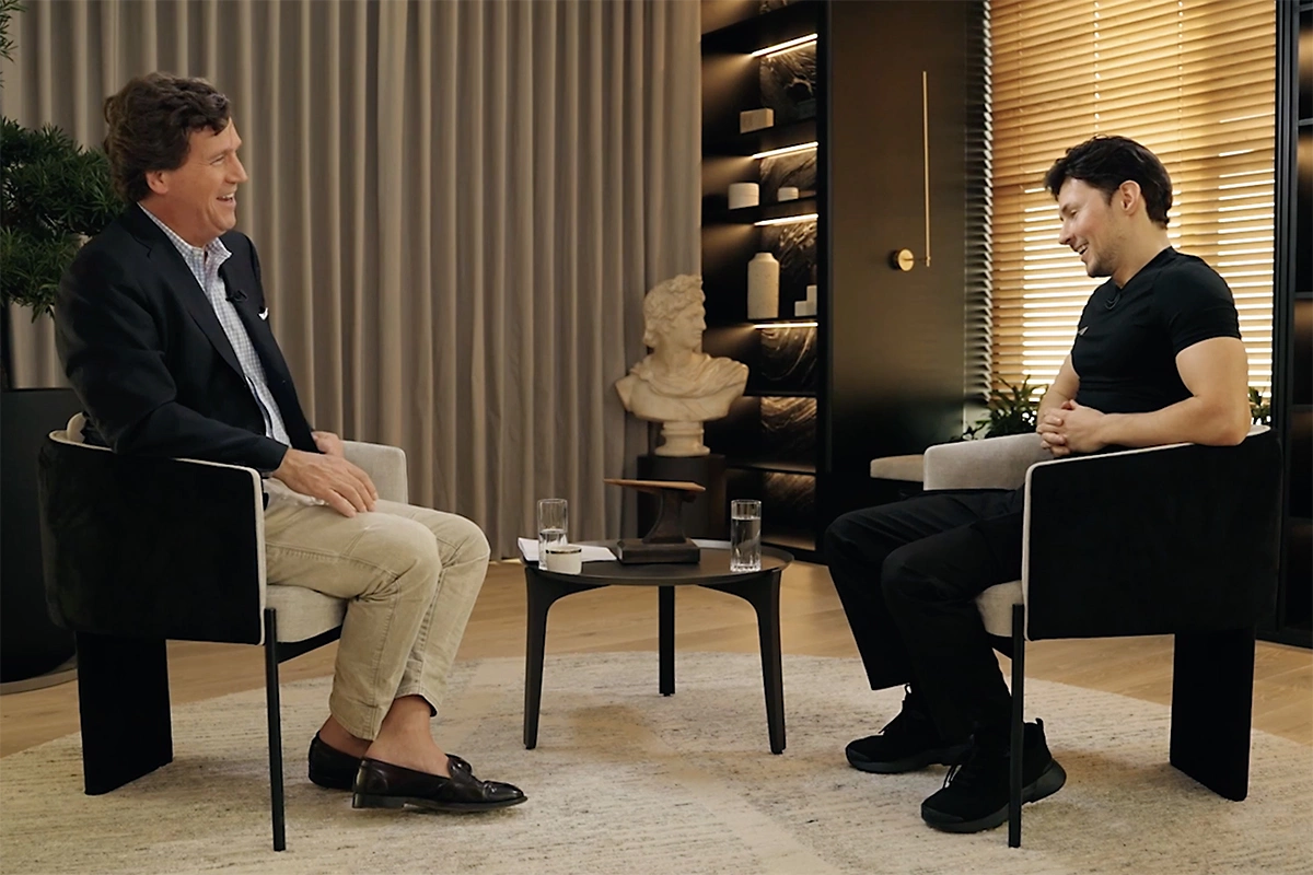 <p>Такер Карлсон и Павел Дуров во время интервью в офисе Telegram в Дубае, 2024 год</p>