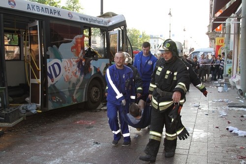 В ДТП на Невском пострадали 26 человек. Фото