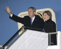Дж.Буш прибыл в Киев вместе с группой снайперов