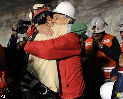 В Чили спасатели подняли на поверхность первого из 33 шахтеров