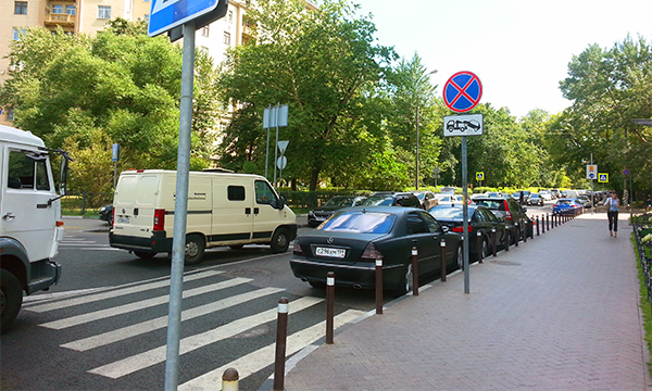 В Москве автовладельцев стали реже штрафовать за нарушение  правила парковки