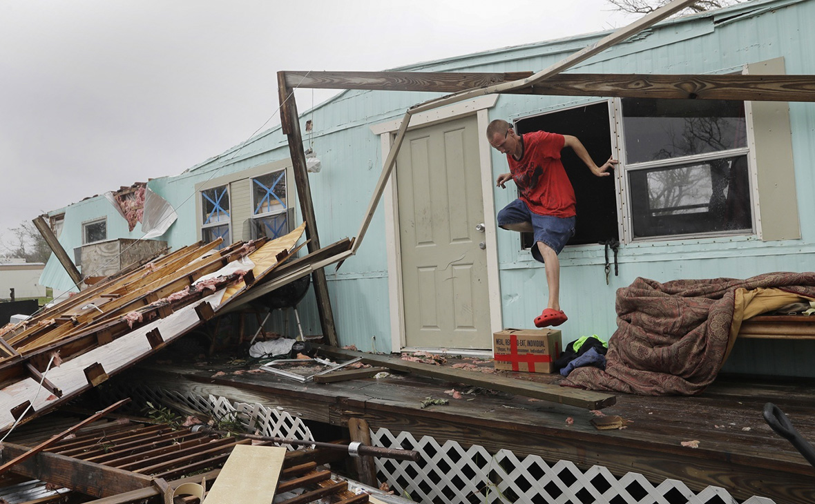 Последствия&nbsp;урагана &laquo;Харви&raquo; в Рокпорте, Техас


