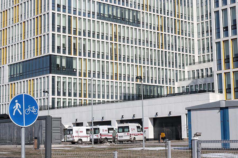 В начале марта в&nbsp;Коммунарке (Новая Москва)&nbsp;открылась​ больница для прибывших в столицу с симптомами ОРВИ из стран, где зафиксированы крупные вспышки коронавирусной инфекции. Медицинский центр строился с 2017 года
