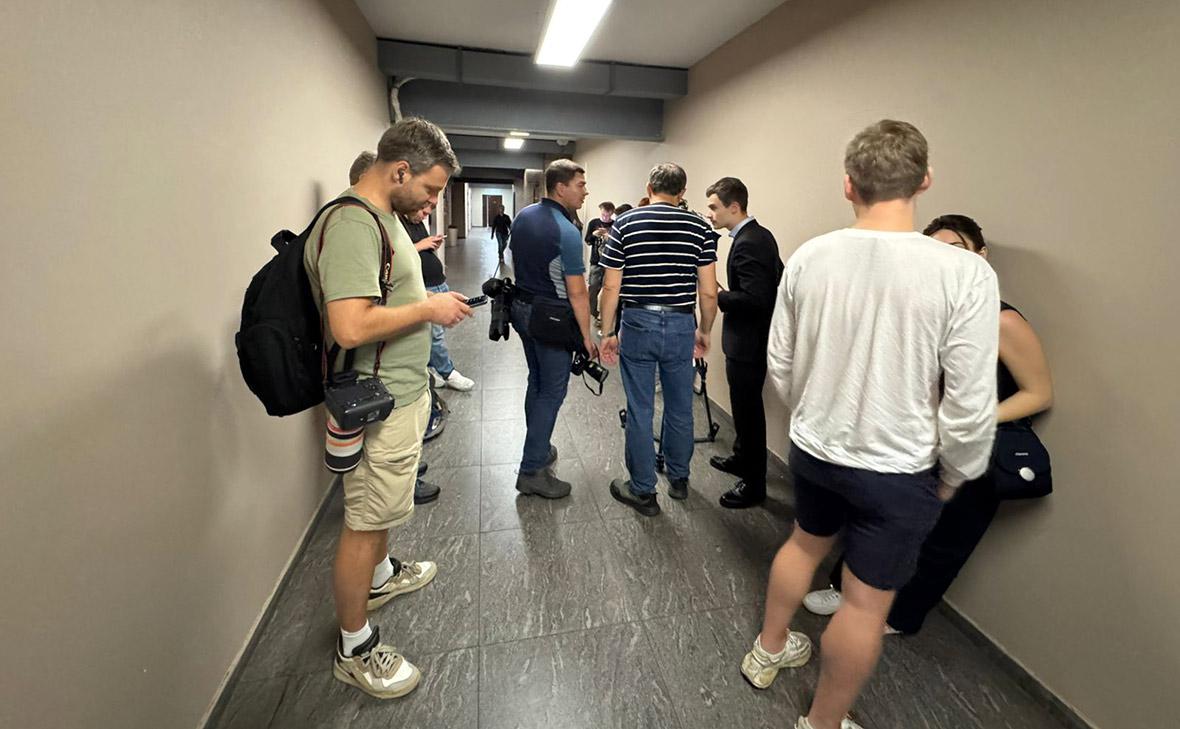 Обстановка у редакции Baza