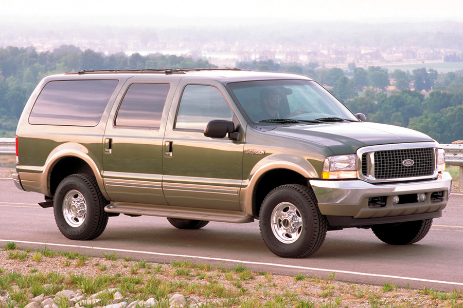 Ford Excursion&nbsp;&mdash; самый крупный внедорожник автопроизводителя. Выпускался с 1999 по 2005 год. Стоимость автомобиля на сайтах по продаже подержанных машин колеблется от 500 тыс. до 800 тыс. руб.