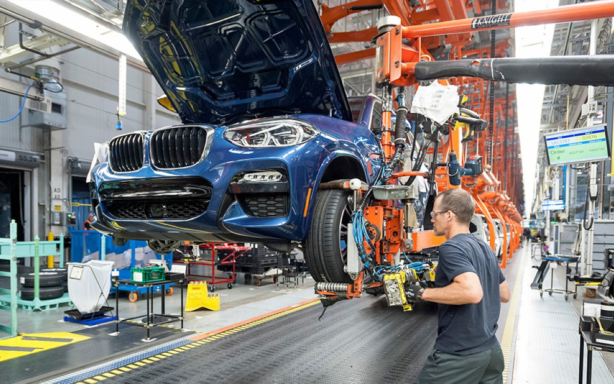 BMW примет решение о собственном производстве в России в 2021 году
