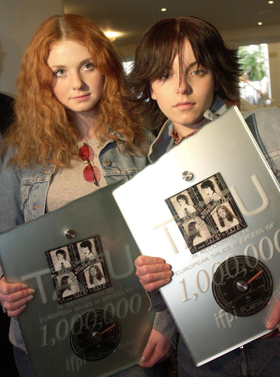 Елена Катина и Юлия Волкова, 2002 год