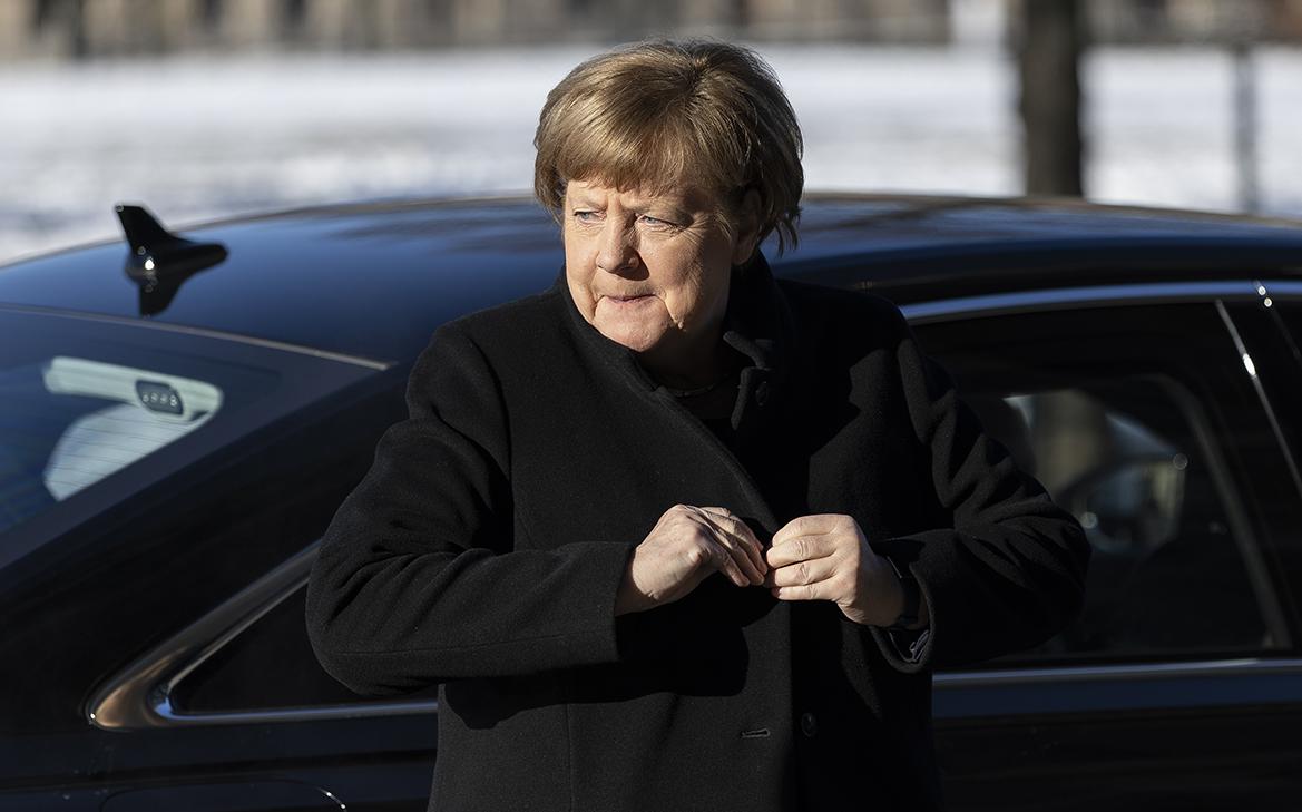 Меркель сочла неверным оставлять переговоры с Путиным на усмотрение США