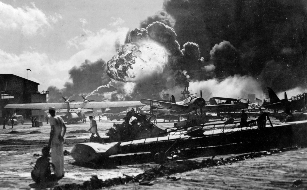 Атака японцев на базу Перл-Харбор