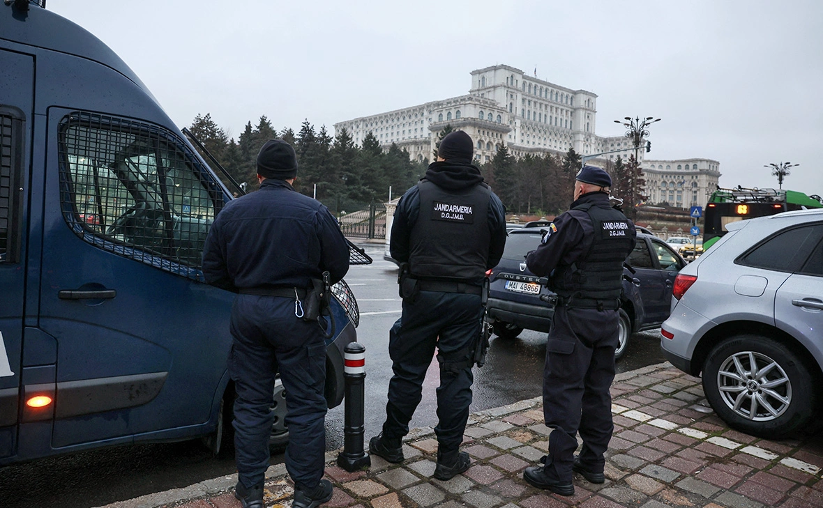 Louisa Gouliamaki / Reuters