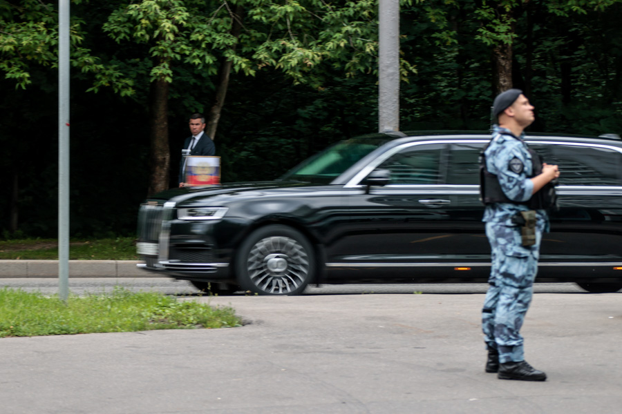 Подносова более 35 лет отдала судебной системе и прошла путь от рядового судьи до главы высшей судебной инстанции. В Верховном суде она начала работать в 2020 году&nbsp;&mdash; стала зампредседателя, а также возглавила коллегию по экономическим спорам. После смерти Вячеслава Лебедева, возглавлявшего ВС с 1991 года, Подносову избрали председателем Верховного суда. Она вступила в должность в апреле 2024 года