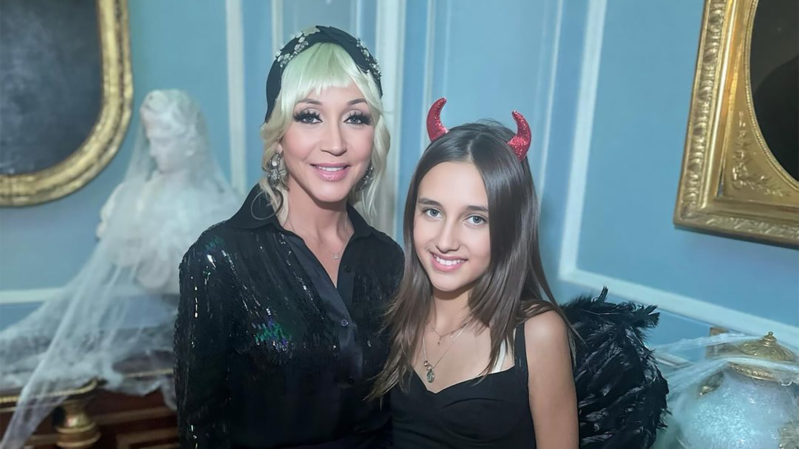 <p>Кристина Орбакайте с дочерью Клавдией</p>