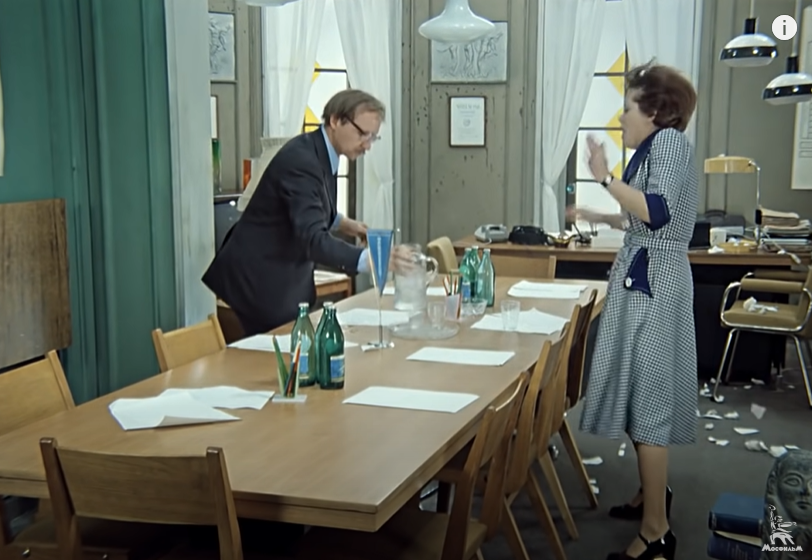 Посмотрите на галстук Самохвалова. В «Служебном романе» нашли киноляп