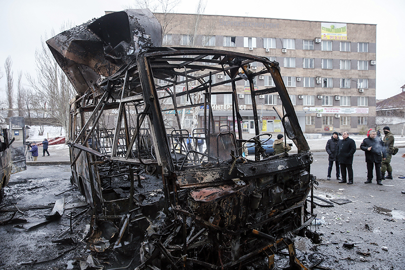 В результате обстрела автобусной станции в Донецке погибли четыре человека