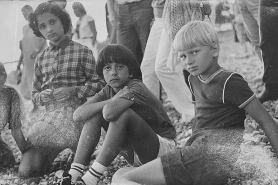 Режиссер Константин Богомолов в детстве (в центре)