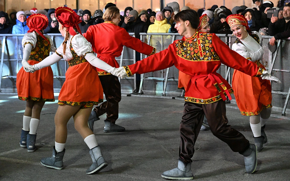 Празднование Нового года на центральной площади во Владивостоке