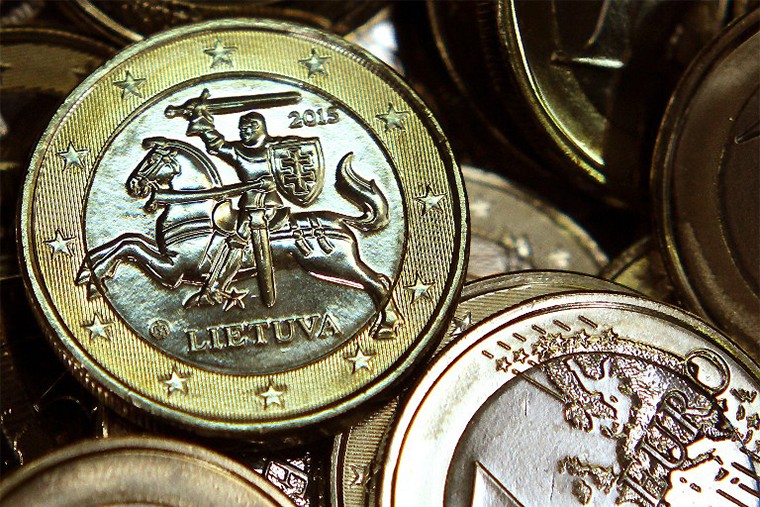 Европарламент согласился на вхождение Литвы в зону евро