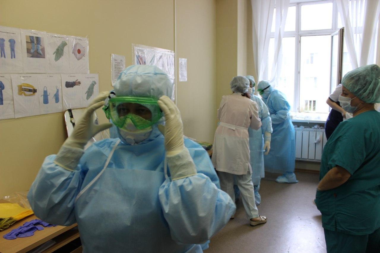 Территория COVID: врачи рассказали о работе в инфекционном госпитале