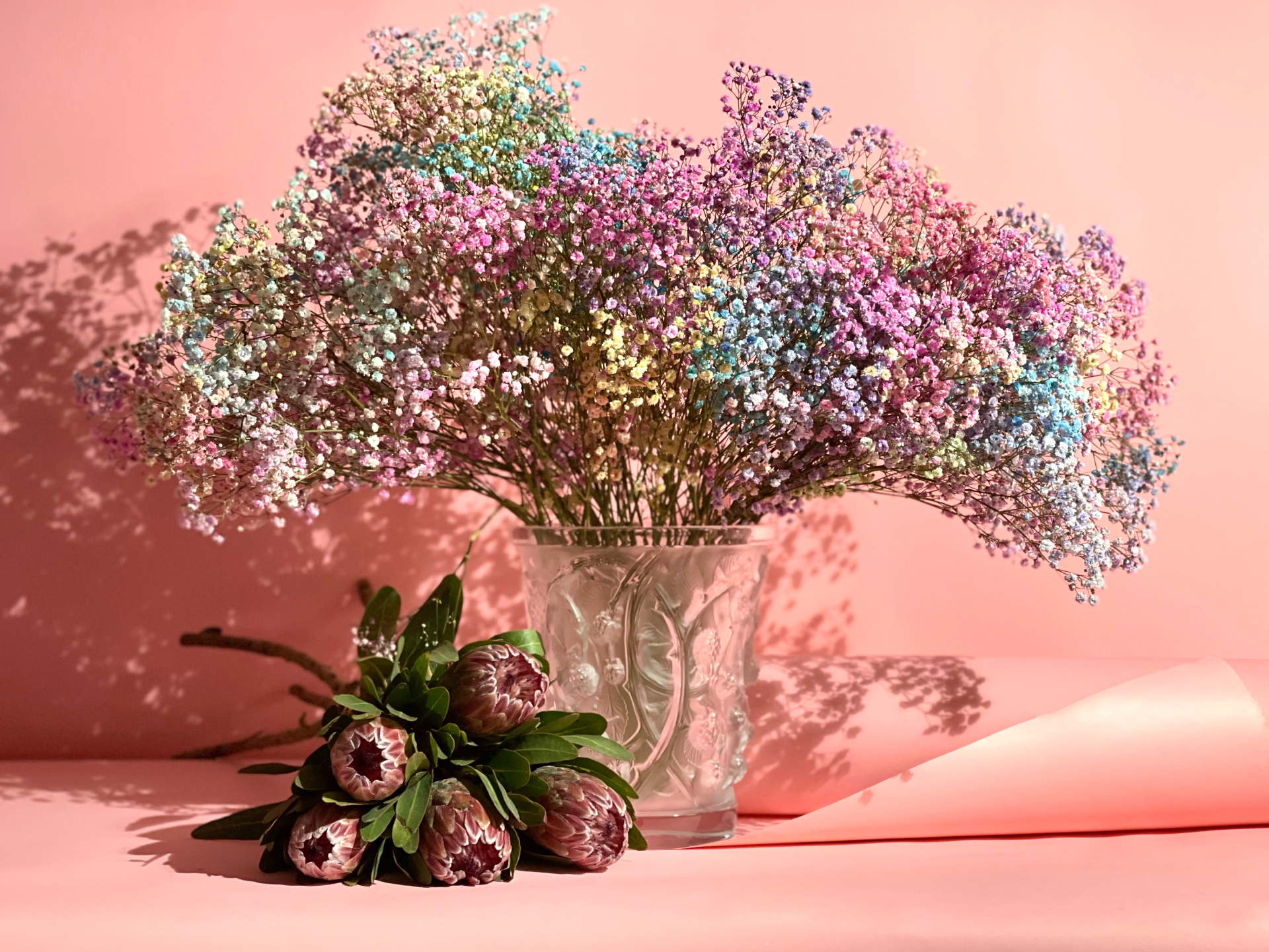 Ваза Mures, Lalique, ЦУМ; цветы&nbsp;&mdash; флористическая студия Amnesia