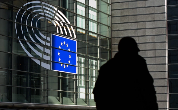 Reuters узнал, кого исключат из санкций ЕС кроме Воложа"/>













