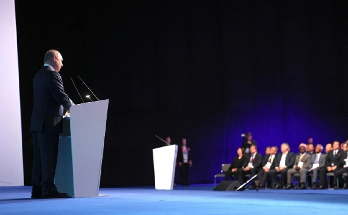 Владимир Путин на пленарном заседании&nbsp;XII форума &quot;Россия &mdash; спортивная держава&quot;&nbsp;в Перми в октябре 2023 года