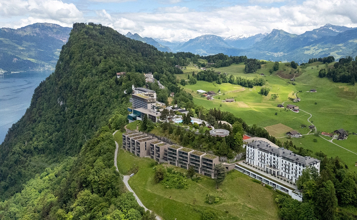 Denis Balibouse / Reuters