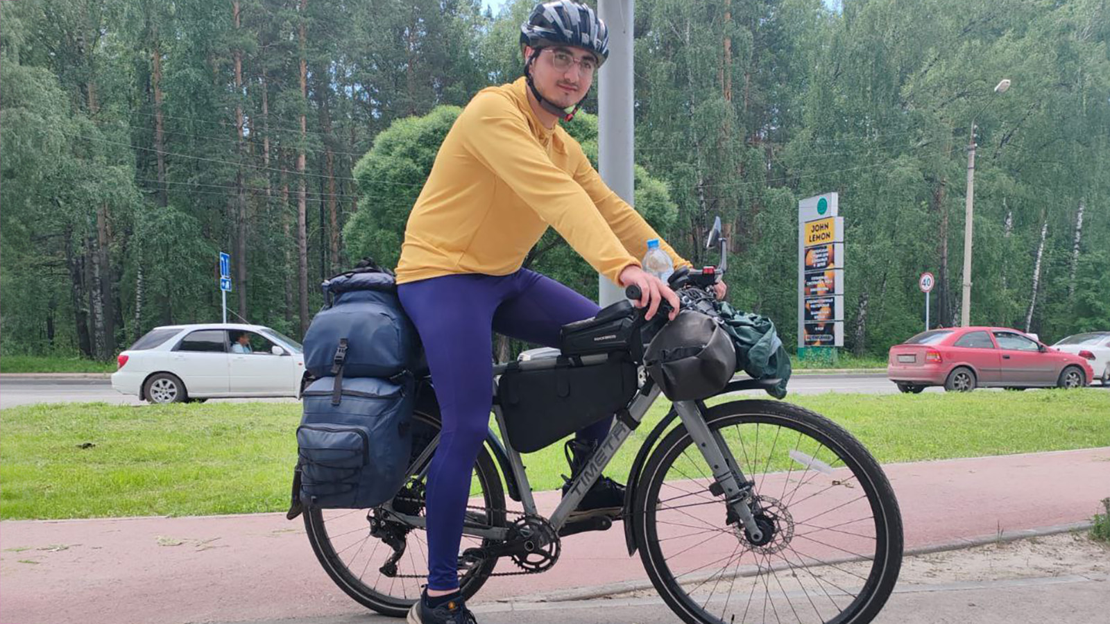 <p>Студент Мустафа Гюль отправился из Томска на велосипеде в Турцию</p>