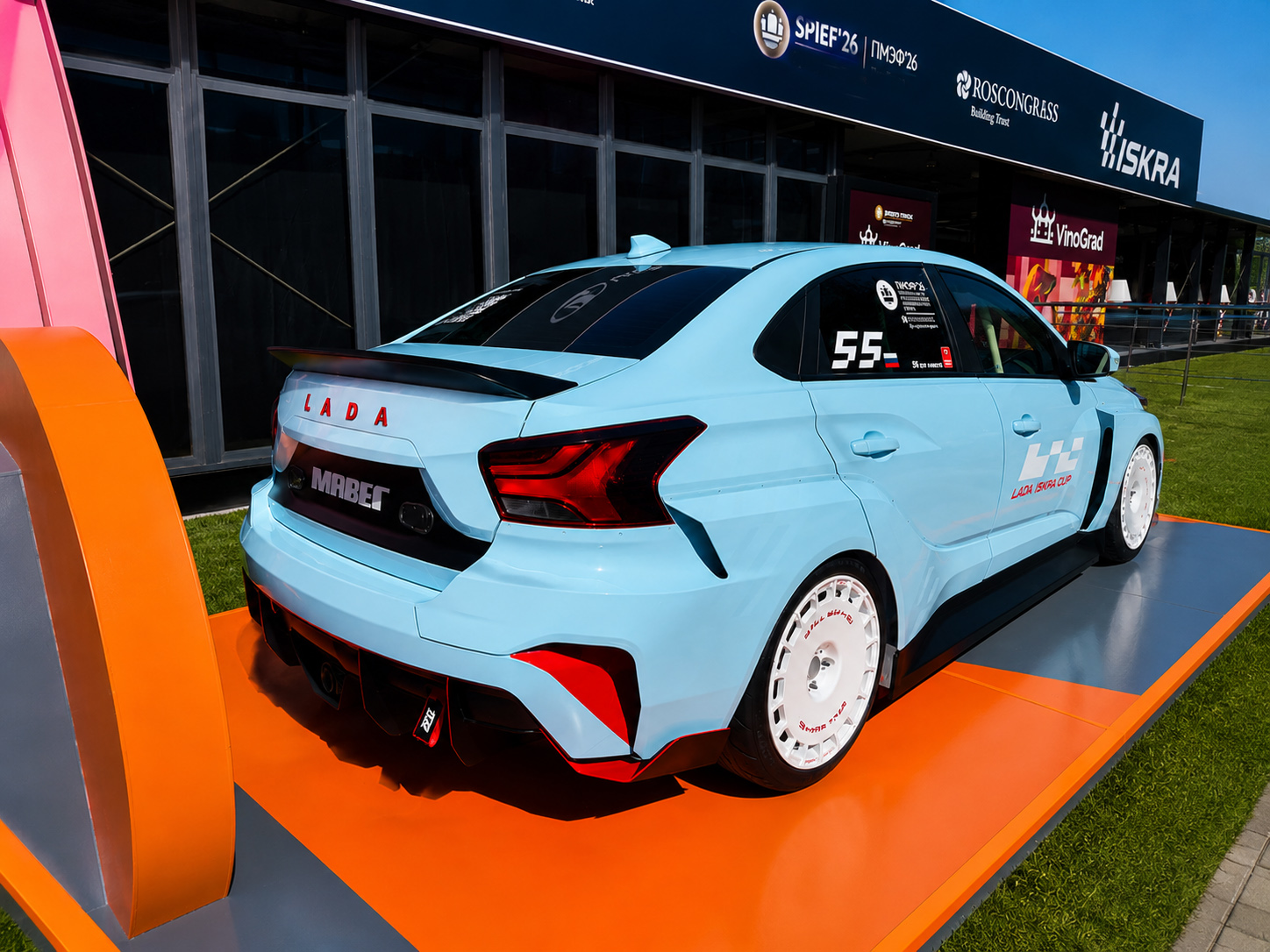 Среди внешних улучшений Lada Iskra TMS&nbsp;&mdash; новые, 17-дюймовые диски
