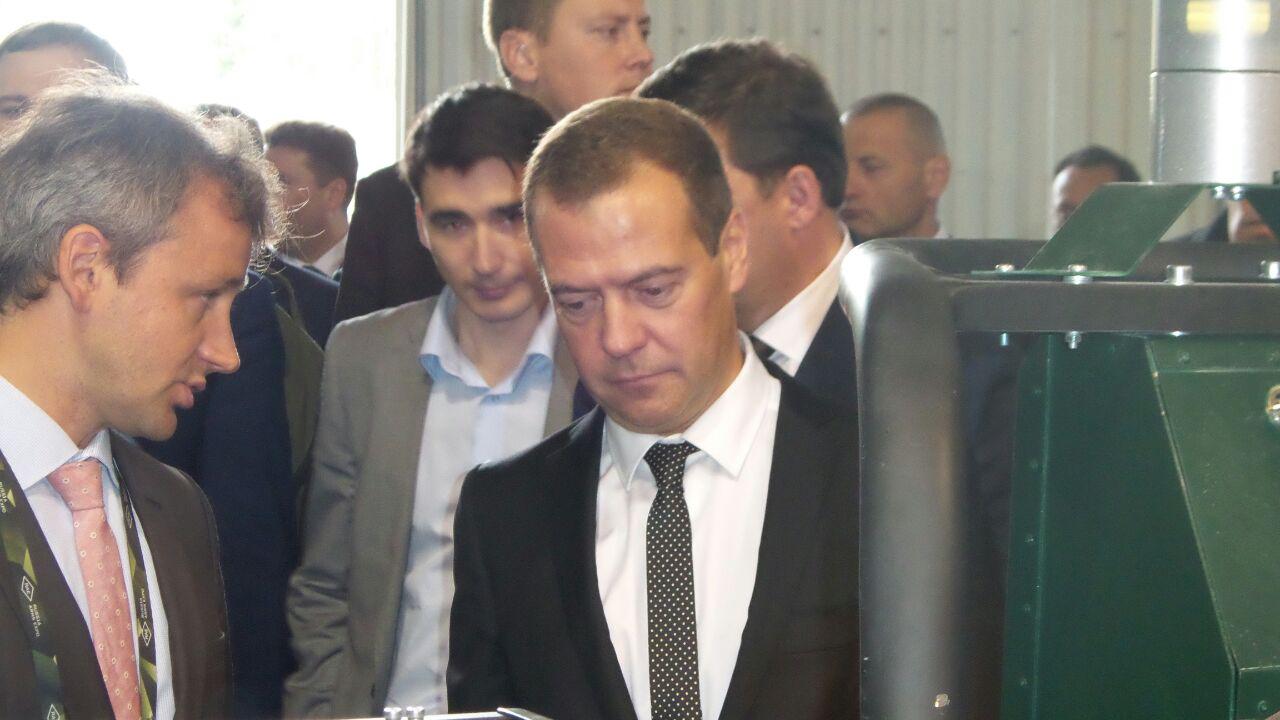 Дмитрий Медведев на выставке RAE-2015