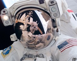 Астронавты Discovery завершили последний выход в космос
