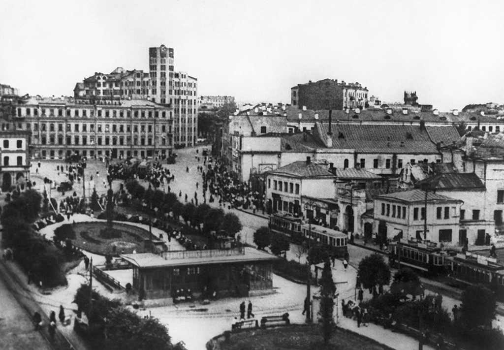 Арбатская площадь в Москве до реконструкции. 1932 год