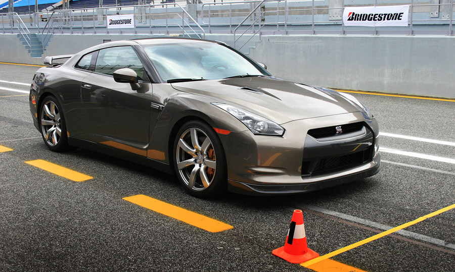 Выдающийся Nissan GT-R