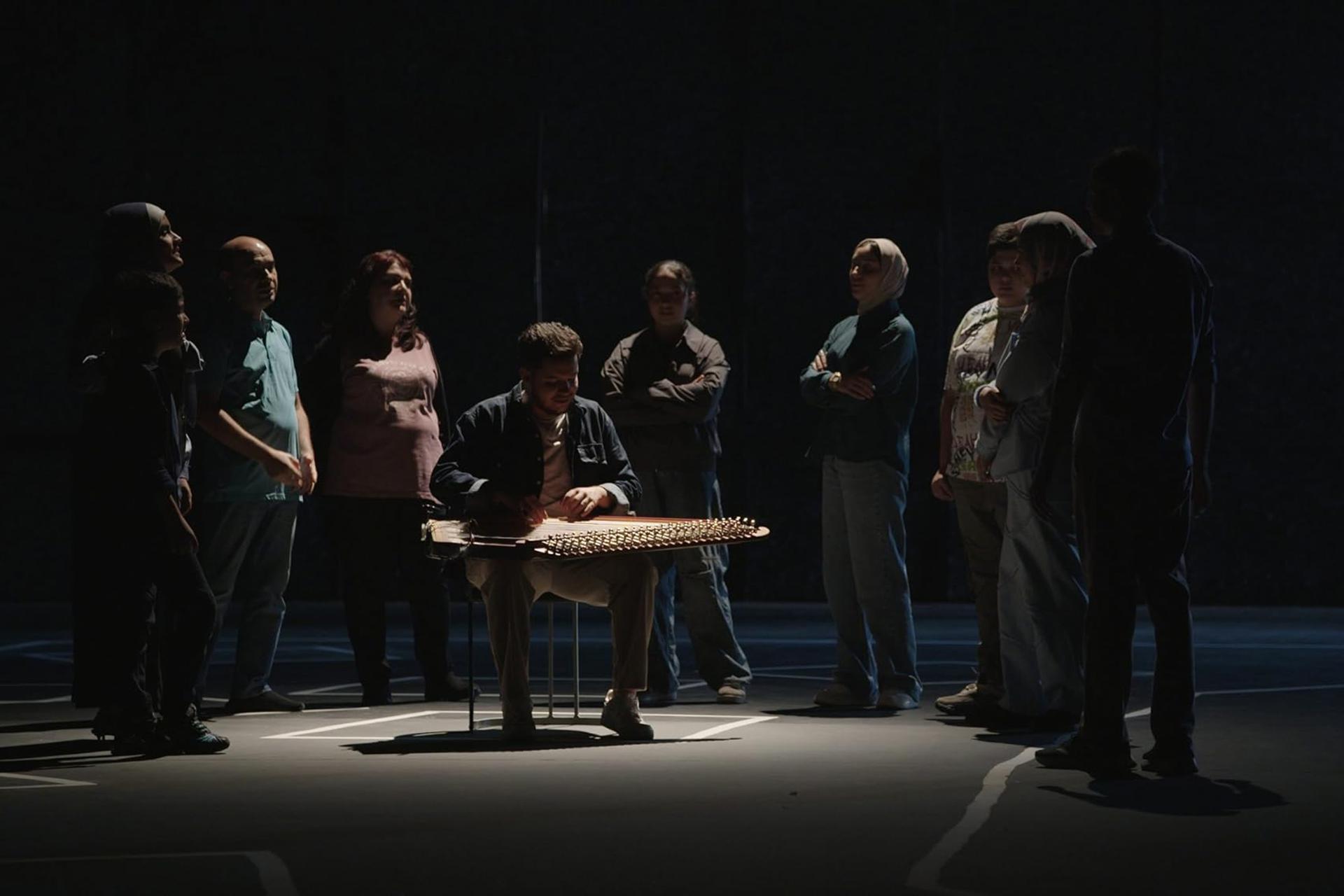 Кадр из фильма &laquo;Кто все еще жив&raquo;