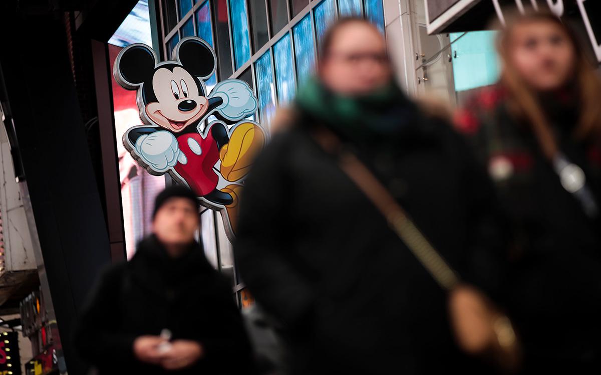 Walt Disney начала первый этап увольнения 7 тыс. сотрудников