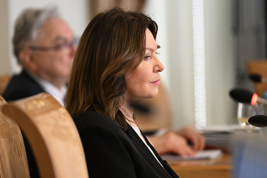 22 июля 2025 года Подносова умерла. По словам источника РБК в ее окружении, председатель Верховного суда больше года боролась с тяжелой болезнью. ТАСС пишет, что у нее было онкологическое заболевание.