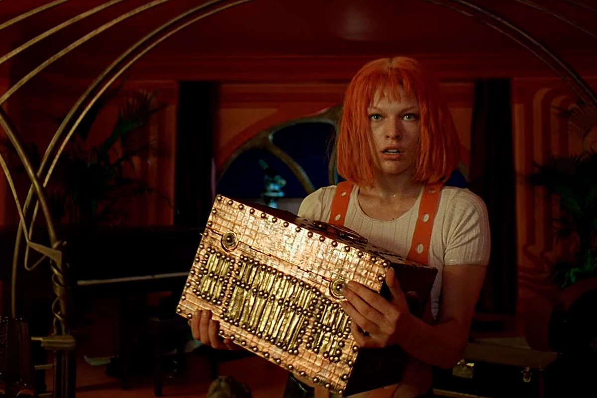 Милла Йовович в роли Лилу в фильме «Пятый элемент»