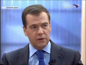 Д.Медведев подводит итоги года: мы выстояли и продолжили развитие
