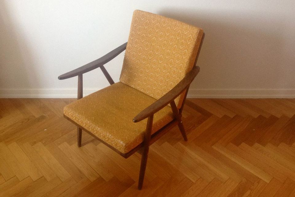 Чехословацкое кресло 1960-х годов. Сейчас такие кресла после&nbsp;реставрации стоят около&nbsp;30&nbsp;тыс. рублей