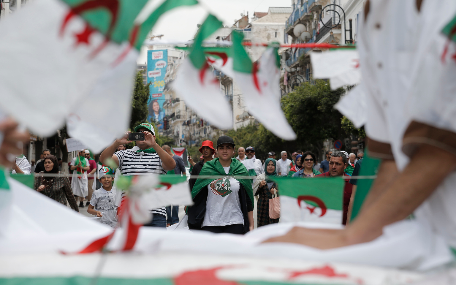 СМИ анонсировали отсрочку выборов в Алжире из-за отсутствия кандидатов