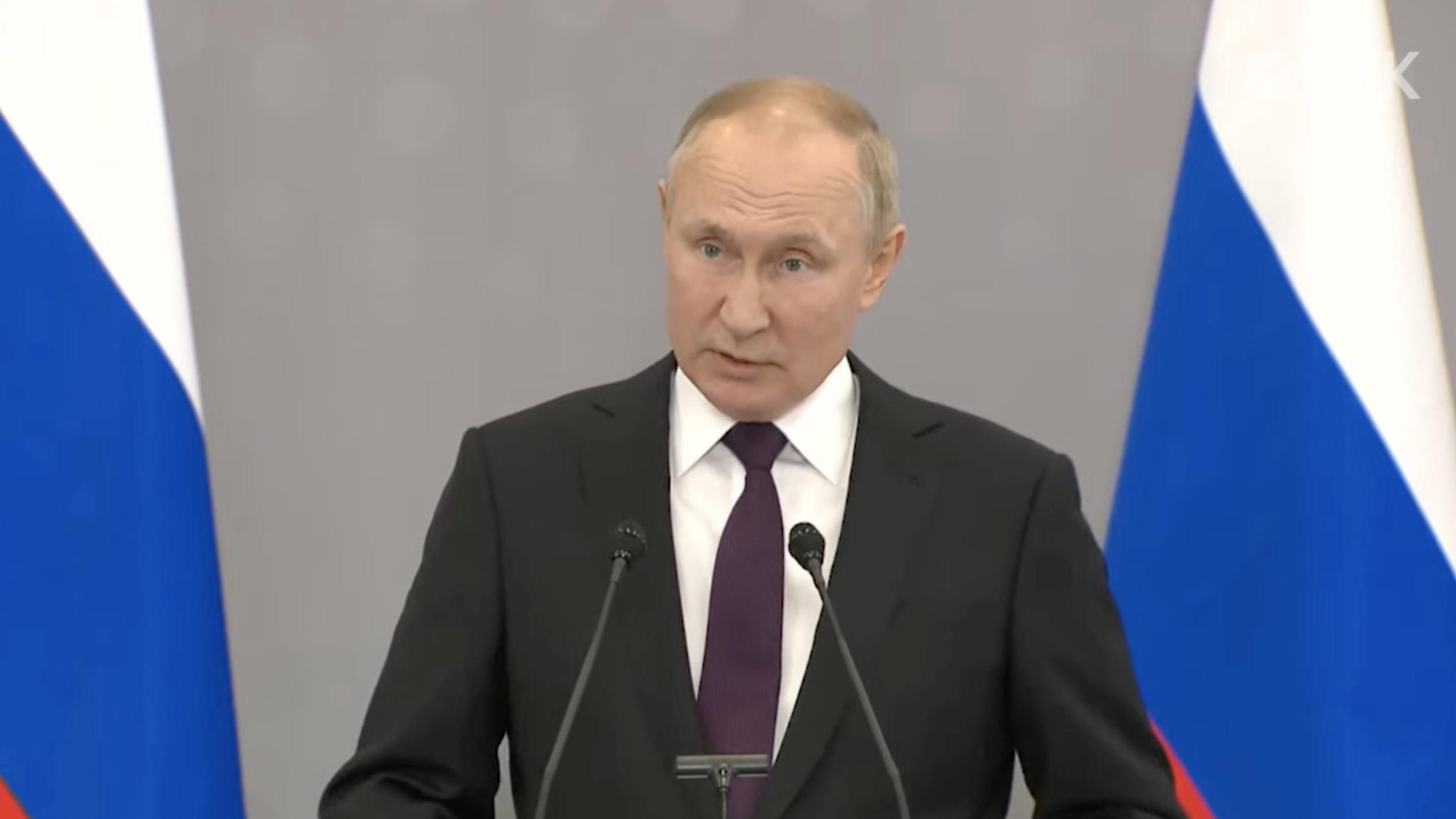 Путин объяснил действия армии: «пришлось зайти и воду открыть в Крым»