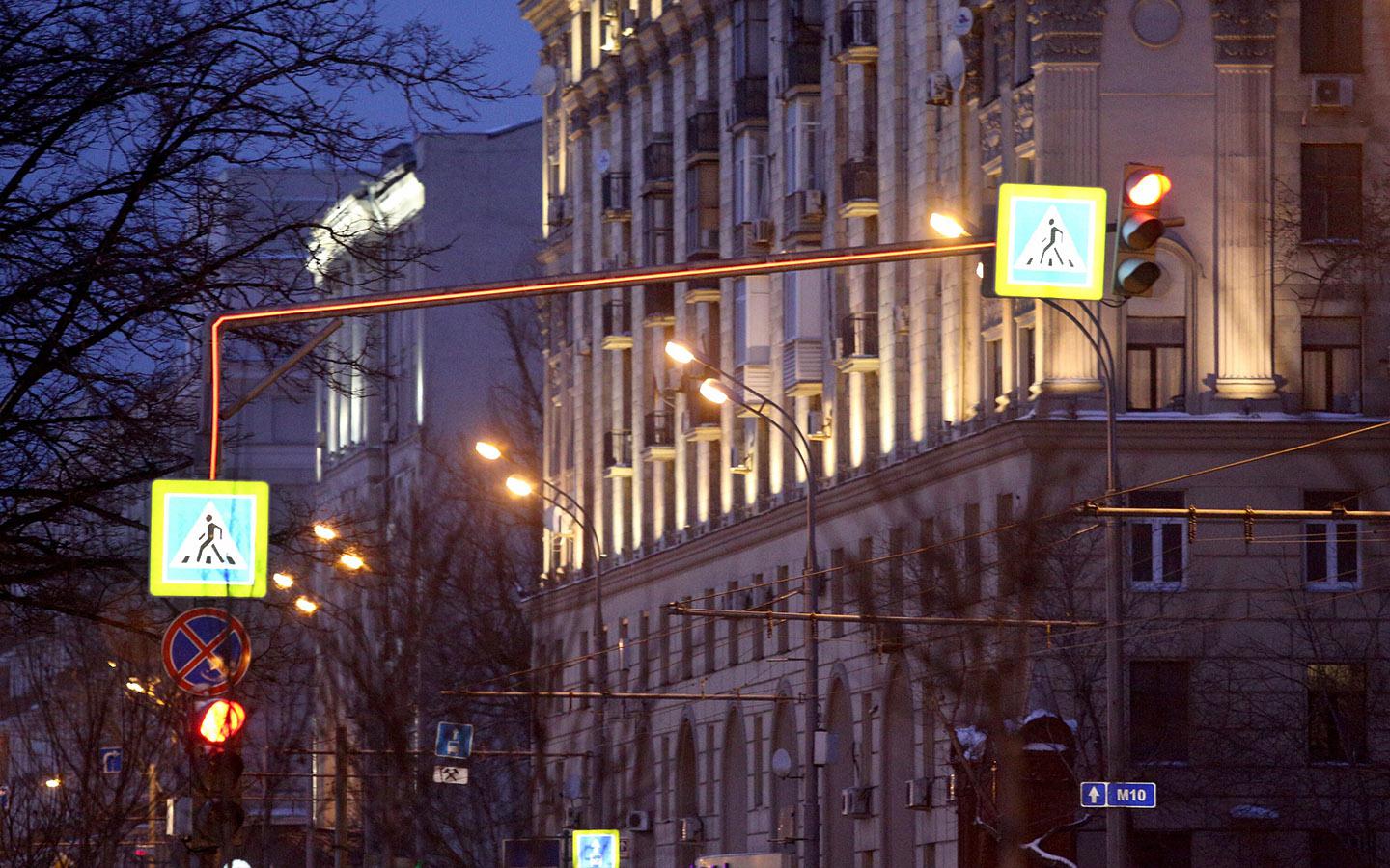 В Москве появилось еще 37 необычных светофоров. Зачем они нужны В Москве появилось еще 37 необычных светофоров. Зачем они нужны