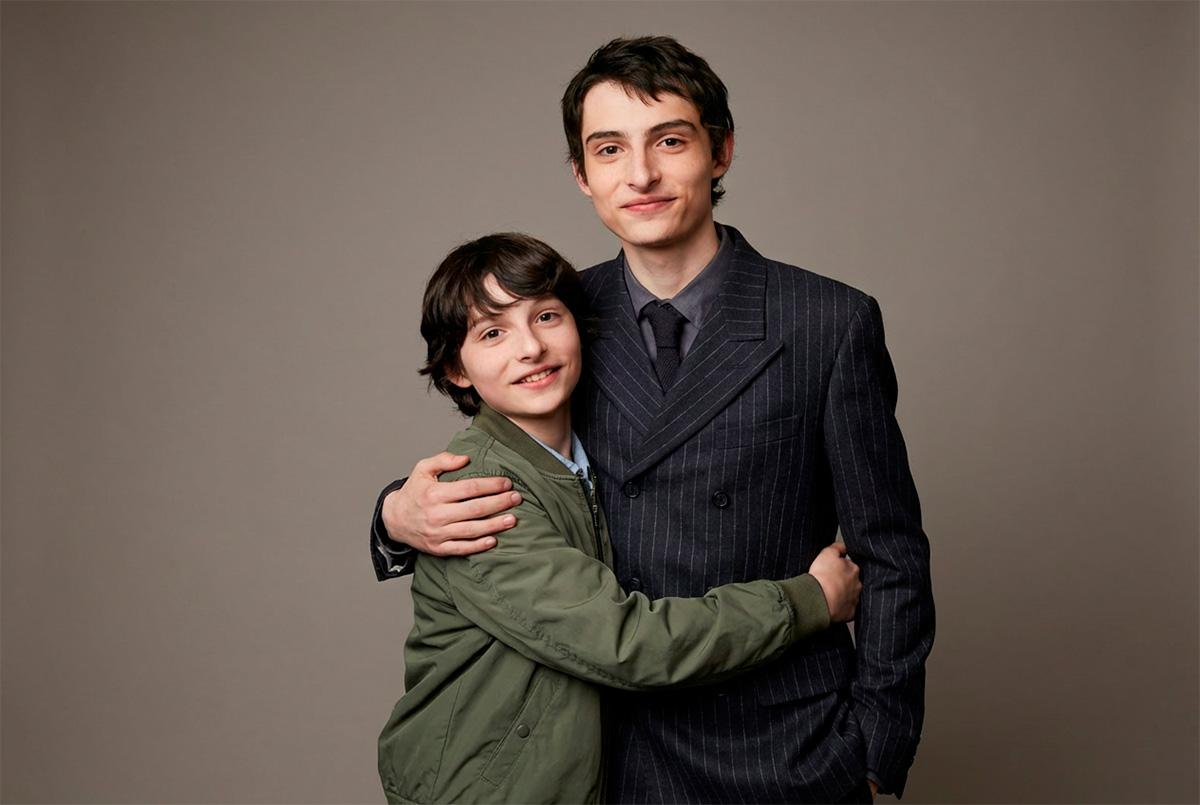 Финну Вулфхарду было 13 лет, когда он получил роль Майка. Сейчас ему 22. После успеха первых сезонов он активно продолжил карьеру в кино: сыграл в «Оно» и «Оно 2», в двух частях «Охотников за привидениями», снял короткометражку, а в 2023 году выступил сценаристом, режиссером, продюсером и исполнителем главной роли в слэшере «Адское лето». Параллельно он занимался музыкой, выпустил несколько синглов с группами Calpurnia и Aubreys и представил дебютный сольный альбом Happy Birthday в 2025 году