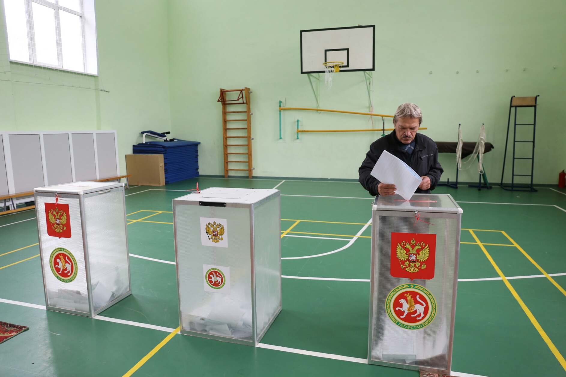 Эксперты назвали выборы депутатов в Госдуму "чистыми и прозрачными"