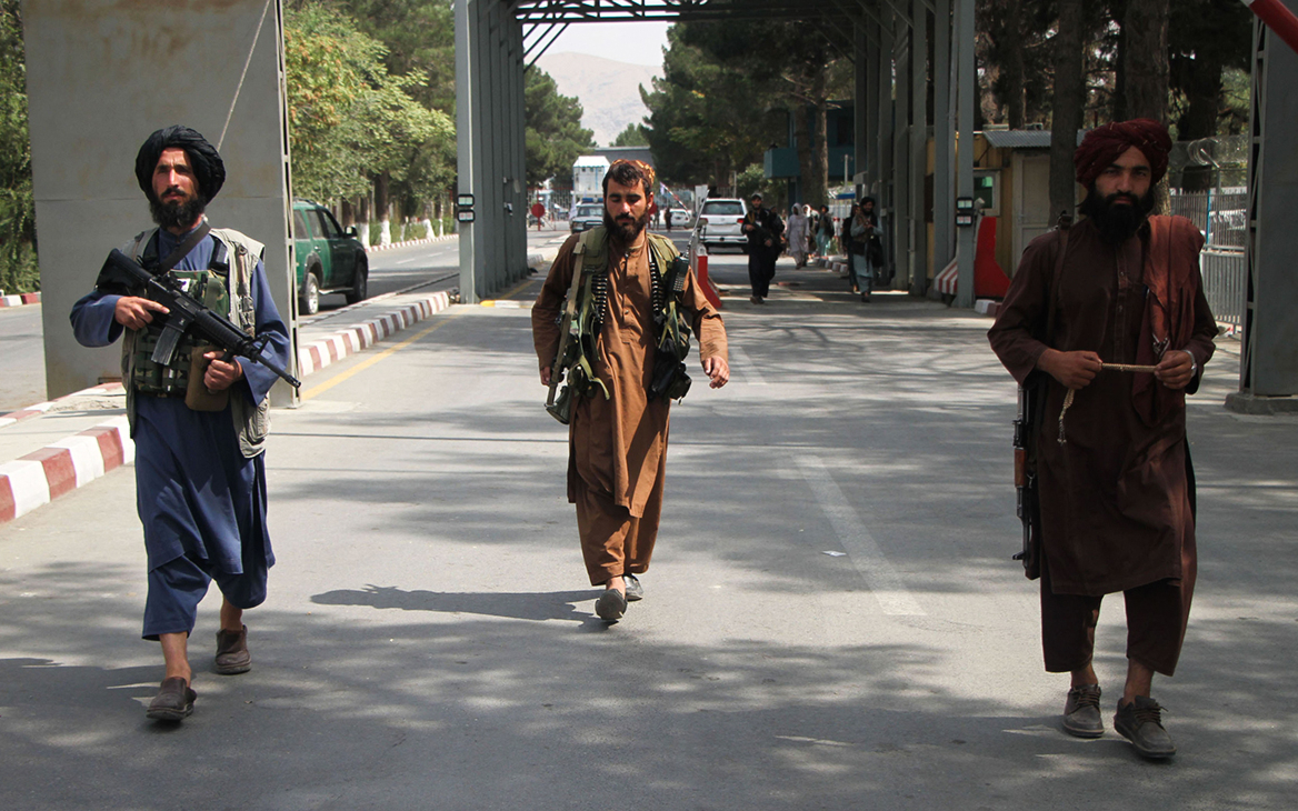 Власти Афганистана попросили бывших чиновников вернуться в страну