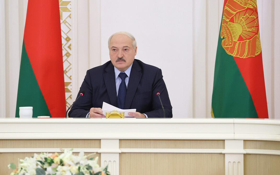 Лукашенко отказался «бегать по магазинам» и проверять цены