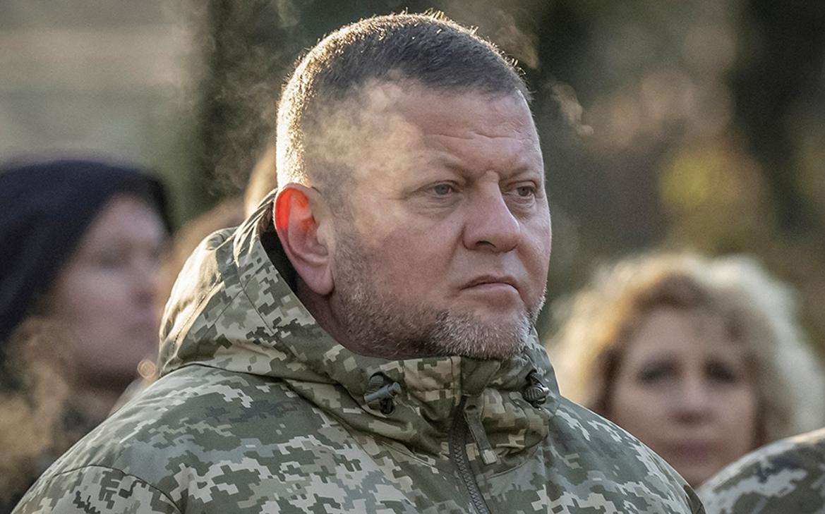 FT узнала, что на Западе «нервничают» из-за планов увольнения Залужного