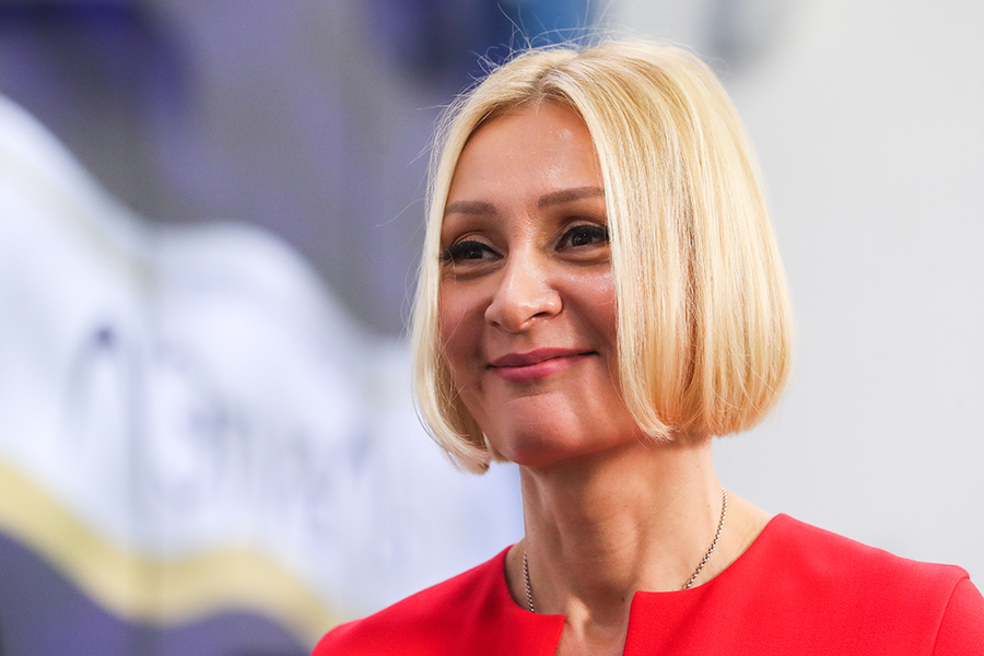 Состояние:  $1,15 млрд

Должность: председатель стратегического совета &laquo;Л&#39;Этуаль&raquo;

Возраст:  56 лет

Место в рейтинге 2024 года:  не входила

Владелица сетей &laquo;Л&#39;Этуаль&raquo; и &laquo;Подружка&raquo; впервые попала в рейтинг журнала в апреле 2025 года&nbsp;&mdash; тогда американский Forbes включил Татьяну Володину в мировой рейтинг миллиардеров. В списке самых богатых женщин России она также новичок.

В 2000-х Володина работала в российском подразделении The Est&eacute;e Lauder Companies&nbsp;&mdash; отвечала за развитие марки Clinique в стране, затем возглавила &laquo;дочку&raquo; японской Shiseido. В 2011 году ее назначили гендиректором компании &laquo;Алькор и Ко&raquo;, управляющей сетью &laquo;Л&rsquo;Этуаль&raquo;. По данным СМИ, в том&nbsp;же году она вышла замуж за основателя &laquo;Л&rsquo;Этуаль&raquo; Максима Климова. В 2013-м он скончался после продолжительной болезни, тогда&nbsp;же его вдова вошла в число совладельцев &laquo;Алькор и Ко&raquo;, а затем установила над ней контроль. В настоящее время&nbsp;в группу &laquo;Алькор и Ко&raquo; входят сети &laquo;Л&rsquo;Этуаль&raquo; (1 тыс. магазинов) и &laquo;Подружка&raquo; (около 600 магазинов).