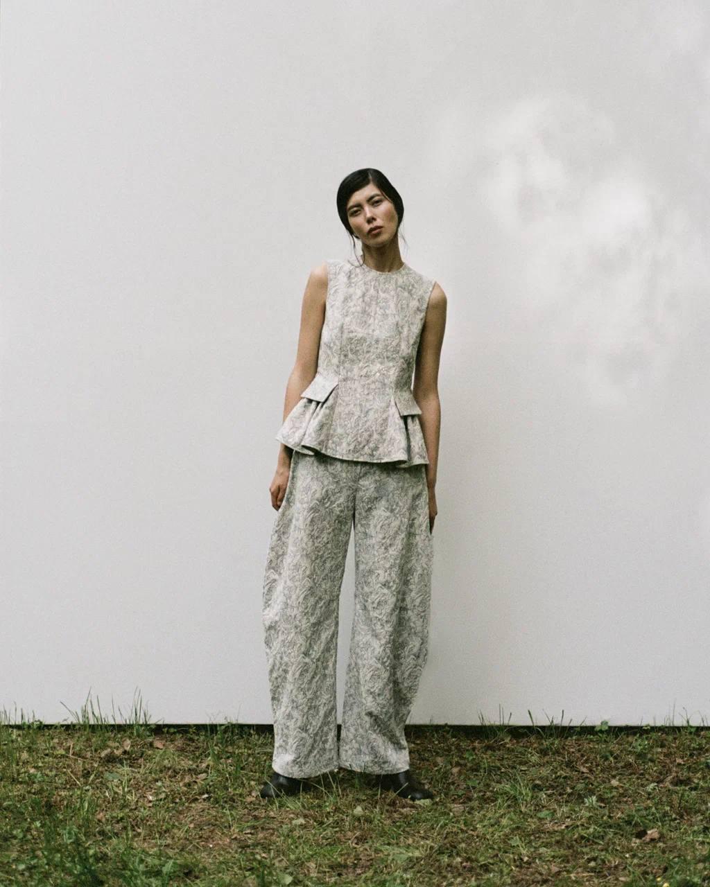 Брюки и блуза&nbsp;с цветочным принтом Maroz