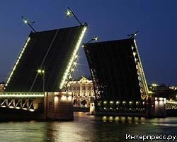 В Петербурге начинают разводить мосты
